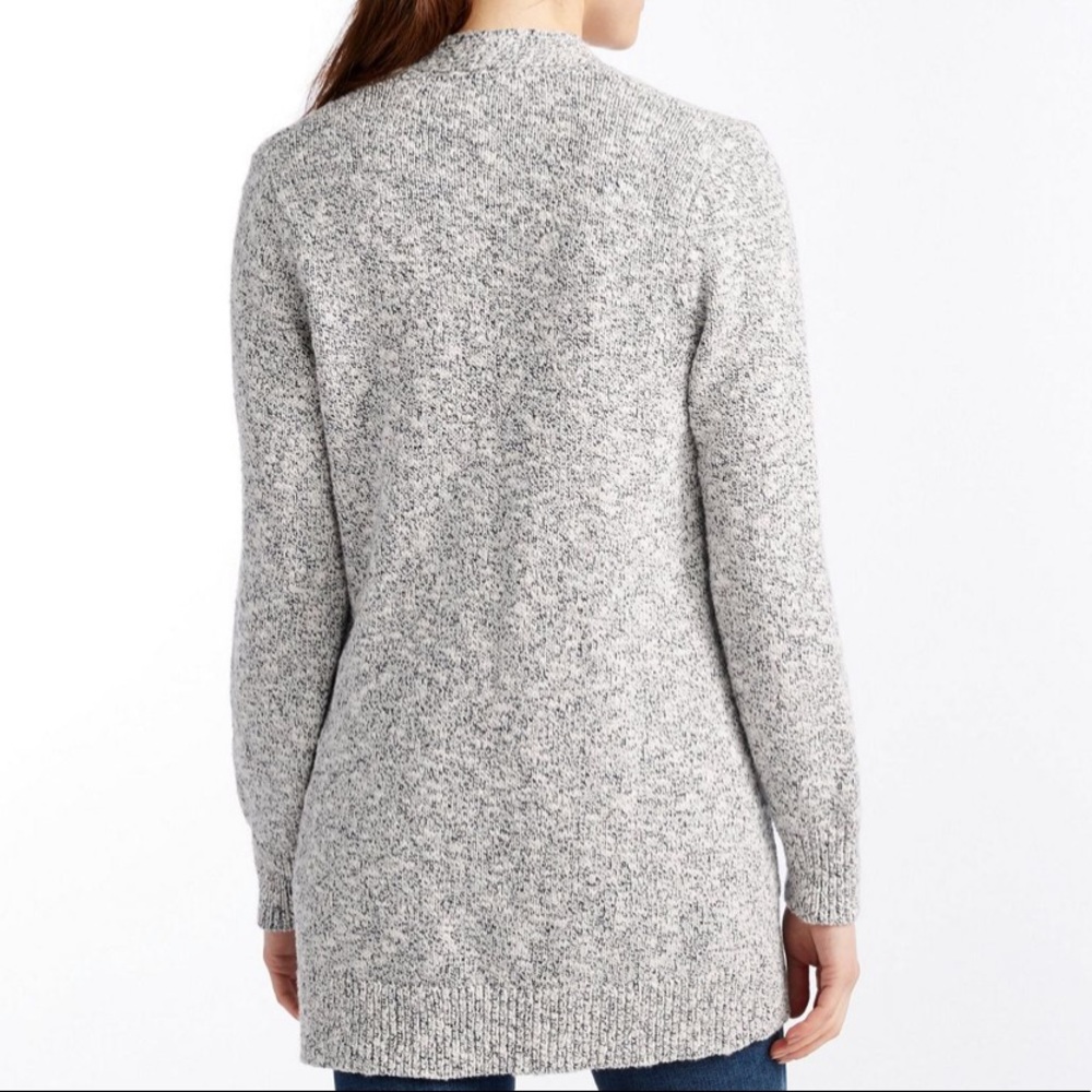 Dressbarn gray cozy and white cardigan sweater (M) - Picture 2 of 11